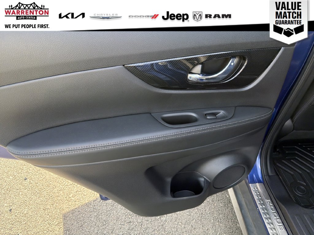Used 2018 Nissan Rogue SL FWD image 15