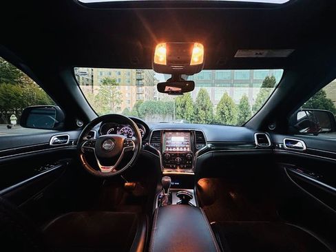 Used 2017 Jeep Grand Cherokee Trailhawk image 34