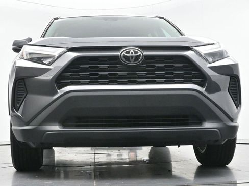 Used 2022 Toyota RAV4 XLE AWD/4WD image 42