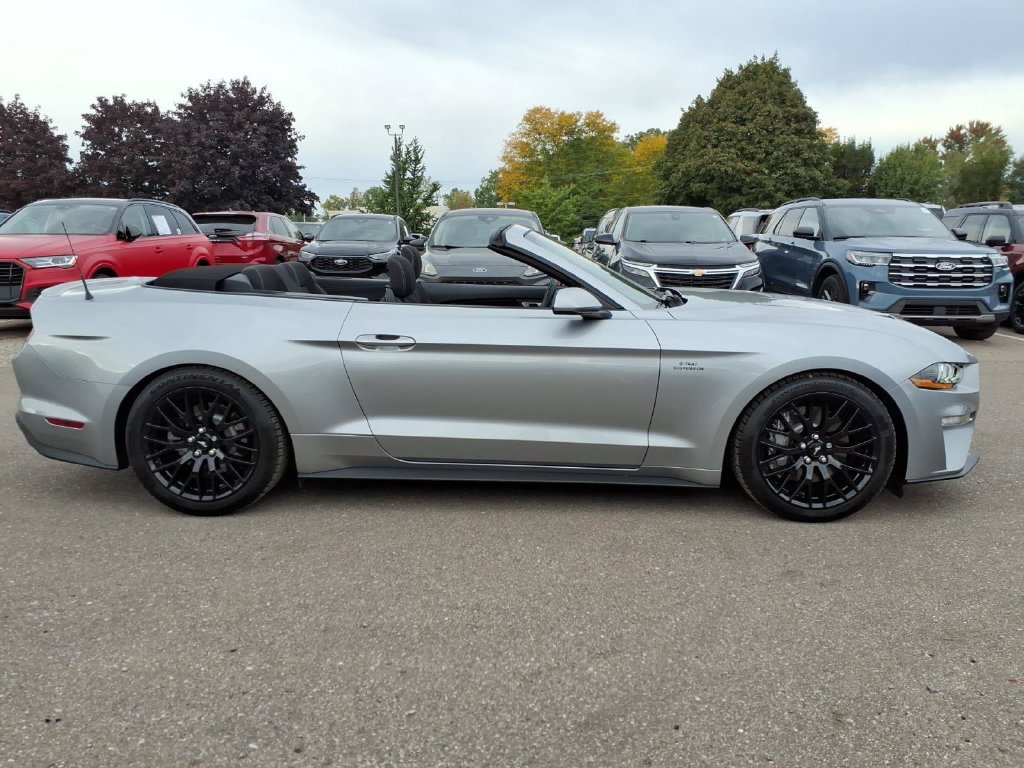 Used 2022 Ford Mustang Convertible RWD image 6