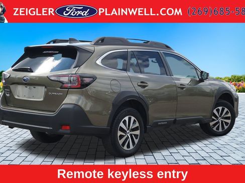 Used 2024 Subaru Outback Premium AWD/4WD image 5