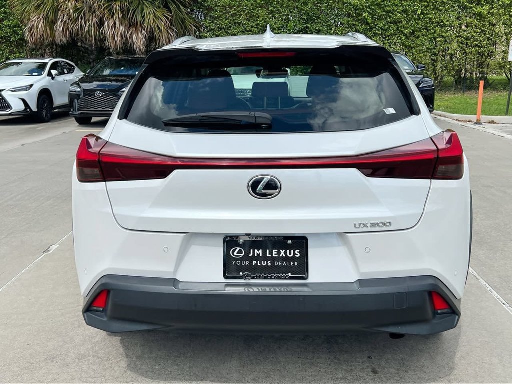 Used 2019 Lexus UX 200 w/ Premium Package FWD image 6