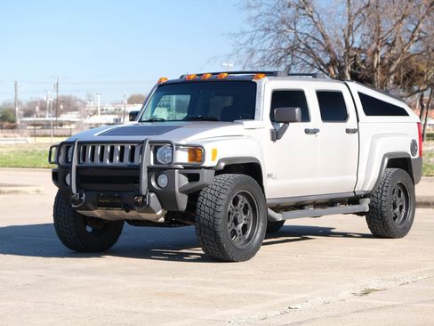 Used 2009 HUMMER H3T Alpha image 6