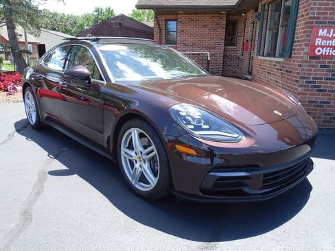 Used 2020 Porsche Panamera RWD image 4
