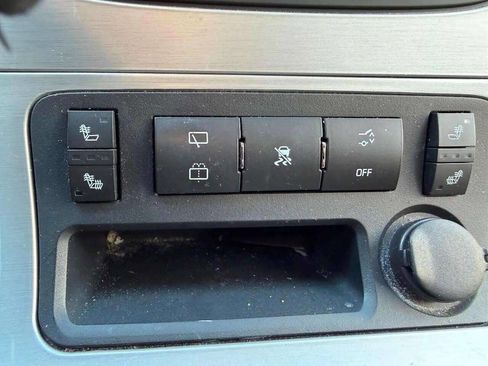 Used 2011 GMC Acadia SLT image 25