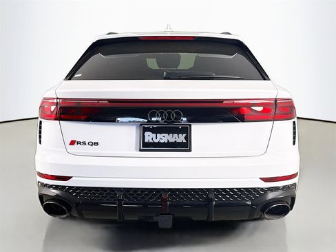 New 2025 Audi RS Q8 performance image 6