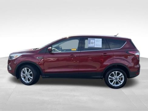 Used 2017 Ford Escape SE AWD/4WD image 2