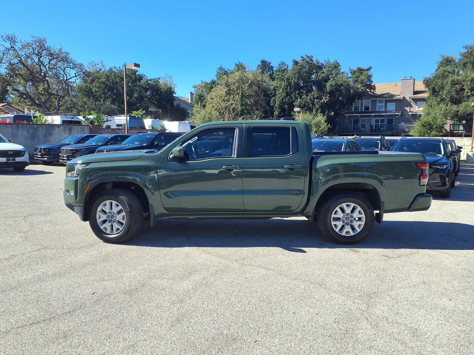 Used 2022 Nissan Frontier SV AWD/4WD image 3