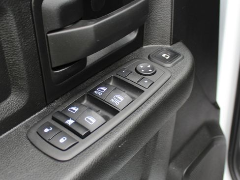 Used 2024 RAM 2500 Tradesman w/ Chrome Appearance Group image 30