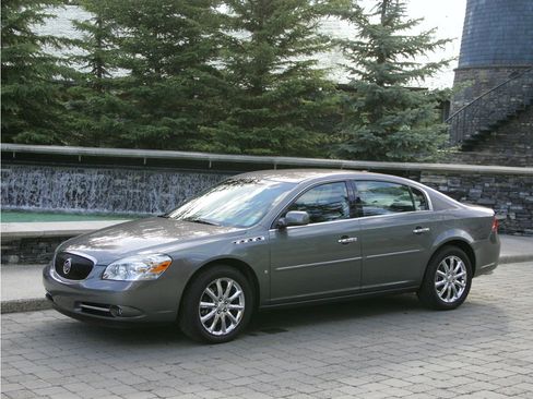 Used 2007 Buick Lucerne CXL FWD image 1