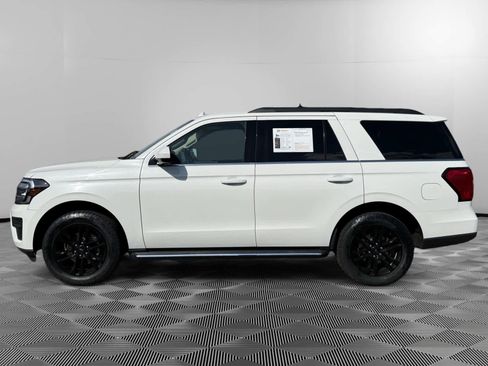 Used 2022 Ford Expedition XLT RWD image 2