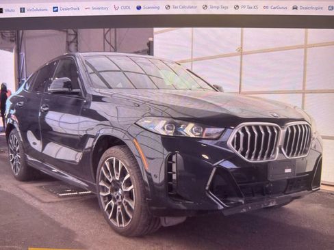 Used 2024 BMW X6 xDrive40i w/ Executive Package image 4