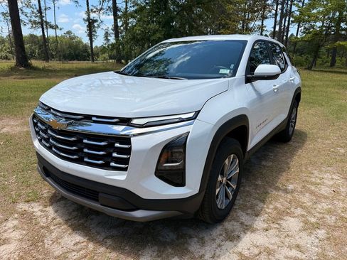 Used 2026 Chevrolet Equinox LT FWD image 1