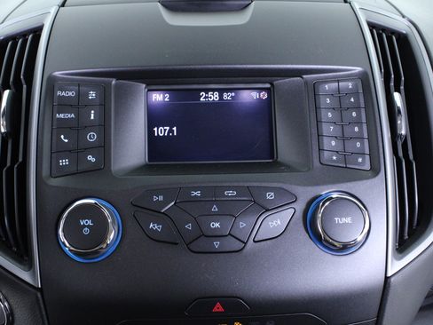 Used 2019 Ford Edge SE image 26