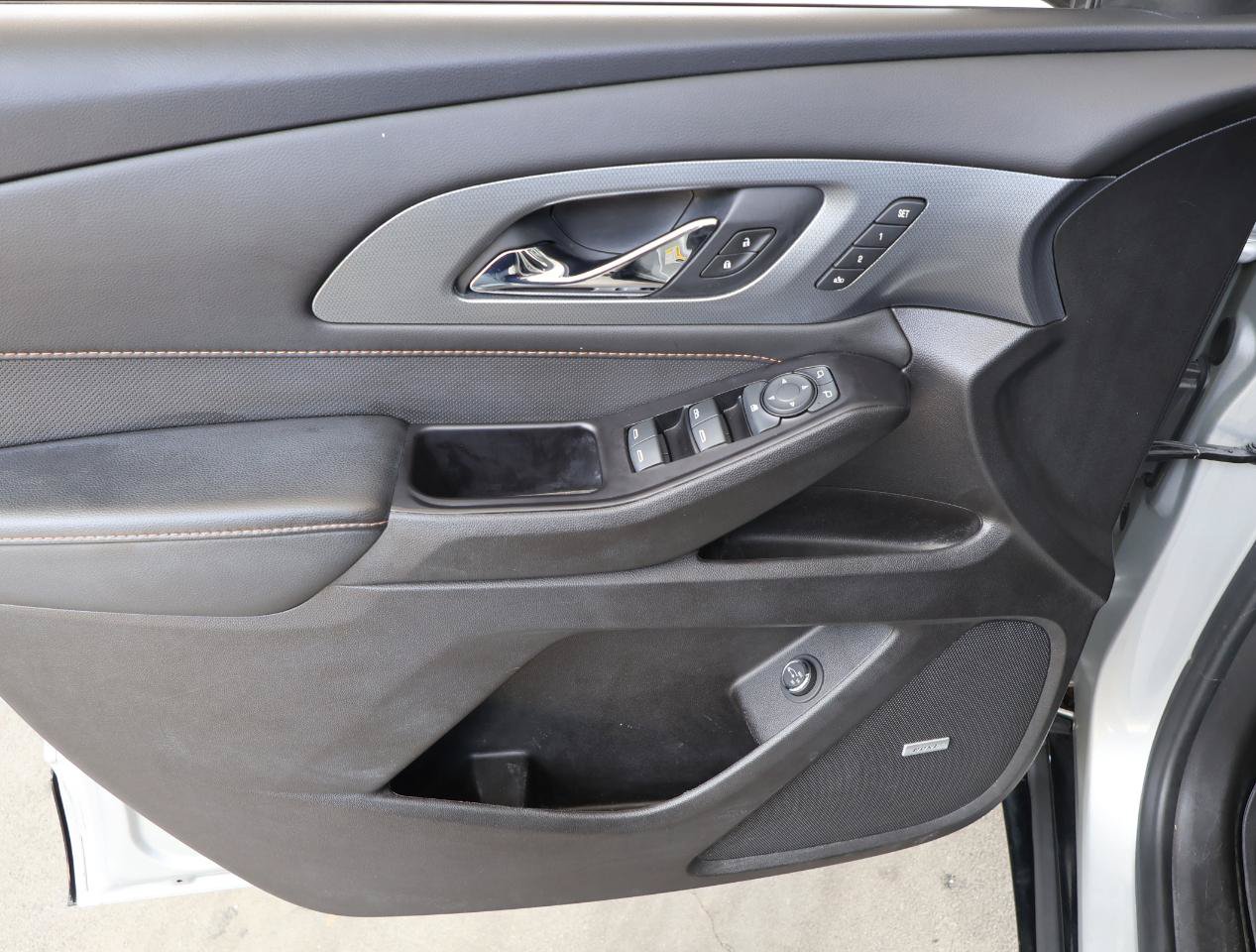 Used 2020 Chevrolet Traverse Premier w/ Redline Edition FWD image 37