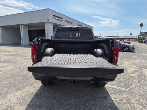 New 2026 RAM 2500 Laramie AWD/4WD image 29