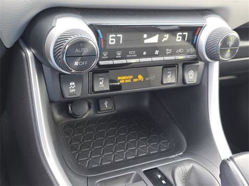 Certified 2020 Toyota RAV4 XLE Premium image 20