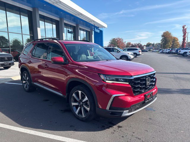Used 2023 Honda Pilot Touring image 8