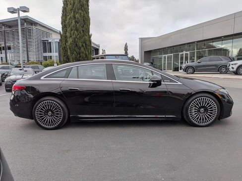 Used 2023 Mercedes-Benz EQS 580 4MATIC Sedan image 4