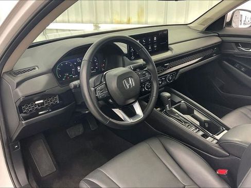 Used 2024 Honda Accord Touring image 17
