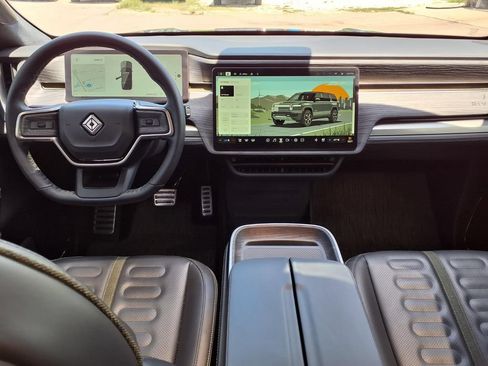 Used 2024 Rivian R1S Adventure AWD/4WD image 18