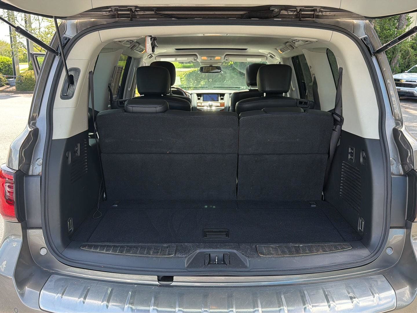 Used 2018 INFINITI QX80 2WD w/ Driver Assistance Package image 36