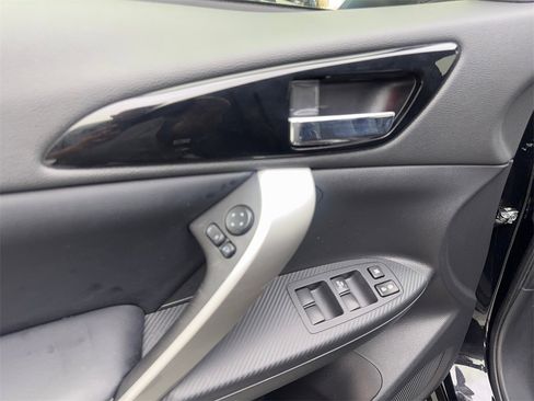 Used 2024 Mitsubishi Eclipse Cross SE image 32