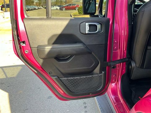 Used 2021 Jeep Wrangler Unlimited Sahara image 25