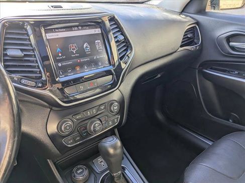 Used 2020 Jeep Cherokee Limited image 11