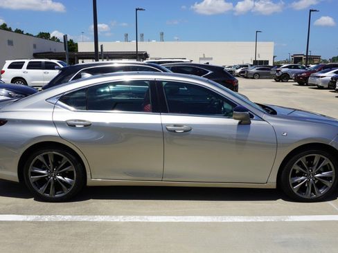 Used 2020 Lexus ES 350 F Sport w/ Accessory Package FWD image 4
