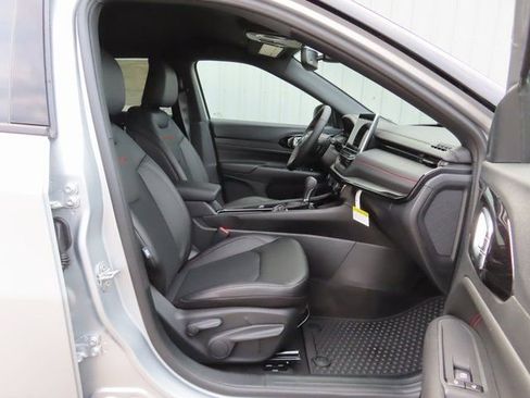 New 2026 Jeep Compass Trailhawk w/ Trailer Tow Group AWD/4WD image 23