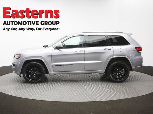Used 2017 Jeep Grand Cherokee Altitude AWD/4WD image 59