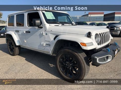 Used 2024 Jeep Wrangler Unlimited Sahara image 3