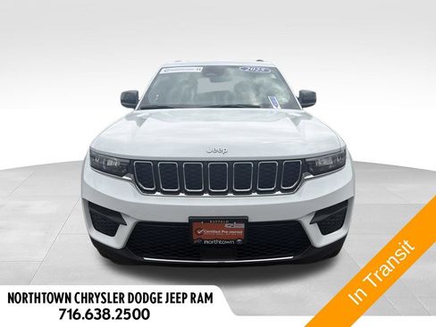 Used 2025 Jeep Grand Cherokee Laredo X w/ Luxury Tech Group I AWD/4WD image 3