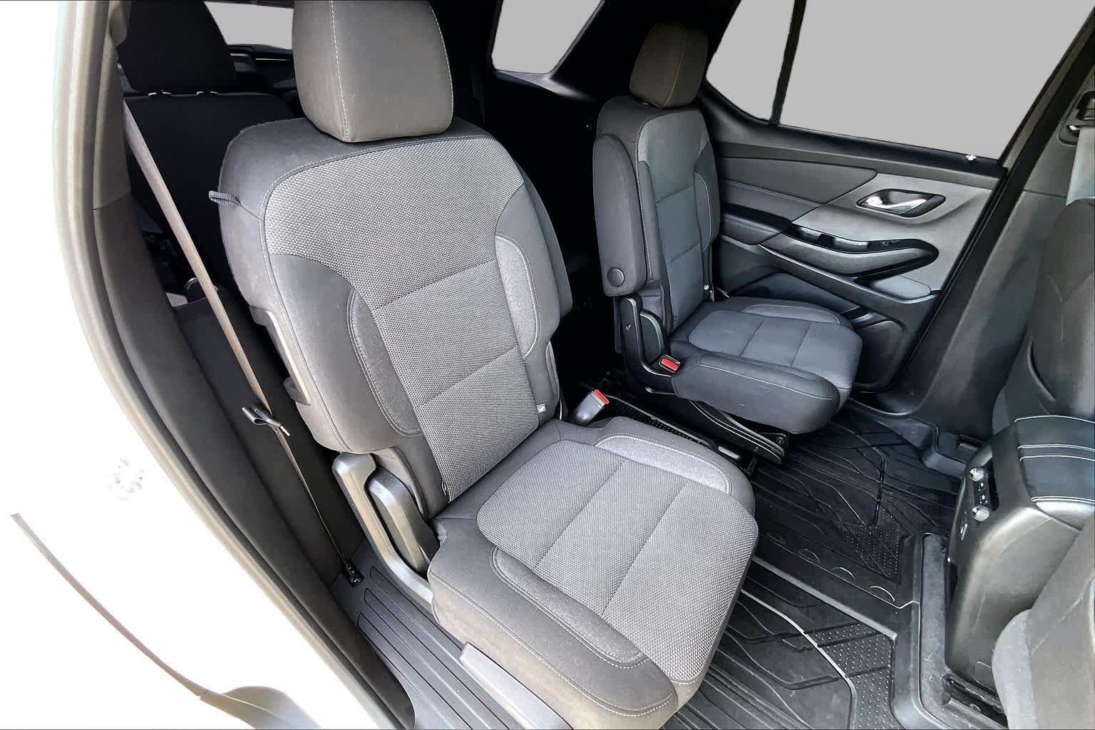 Used 2023 Chevrolet Traverse LT FWD image 38