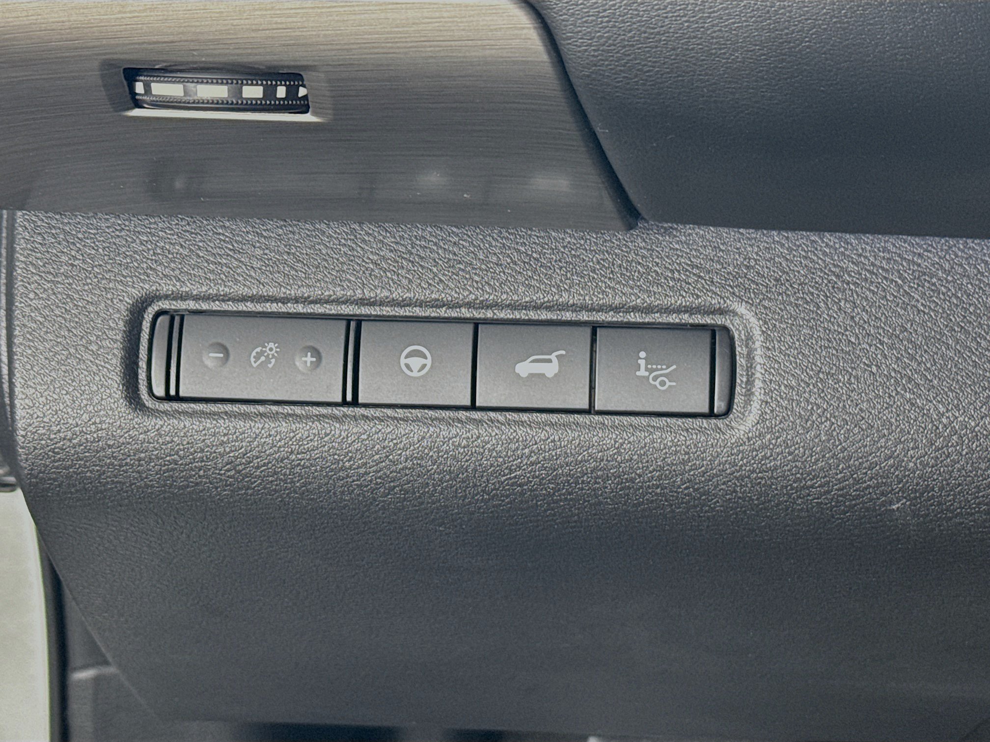 Used 2024 Nissan Pathfinder Platinum AWD/4WD image 11