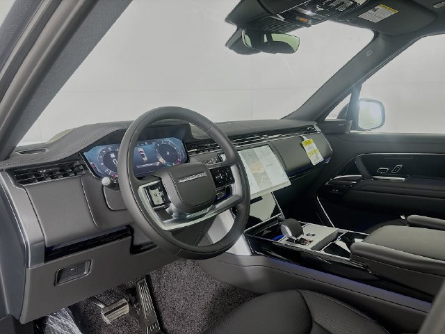 New 2026 Land Rover Range Rover Long Wheelbase SE AWD/4WD image 9