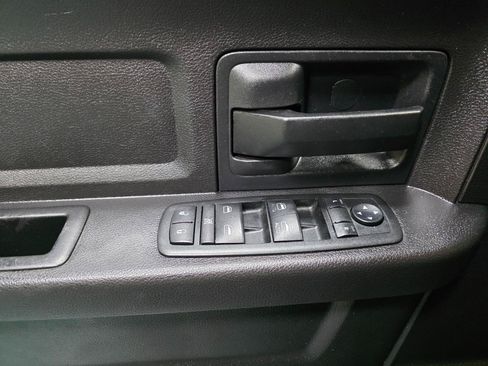 Used 2014 RAM 1500 Express w/ Black Ram 1500 Express Group AWD/4WD image 17