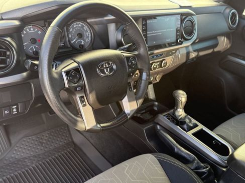 Certified 2022 Toyota Tacoma TRD Sport w/ Technology Package image 4