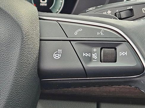 Used 2023 Audi Q5 2.0T Prestige w/ Prestige Package image 13