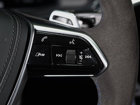 Used 2025 Audi RS 6 performance w/ Blue RS Design Package Plus image 42