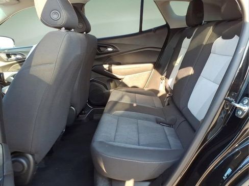 Used 2025 Chevrolet Trax LS w/ LS Convenience Package image 12