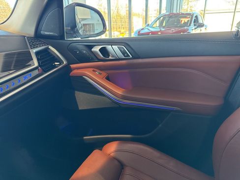 Used 2023 BMW X7 xDrive40i w/ Executive Package image 32