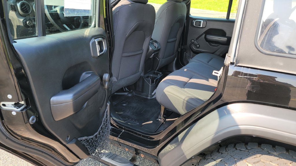 Used 2020 Jeep Wrangler Unlimited Sport AWD/4WD image 25