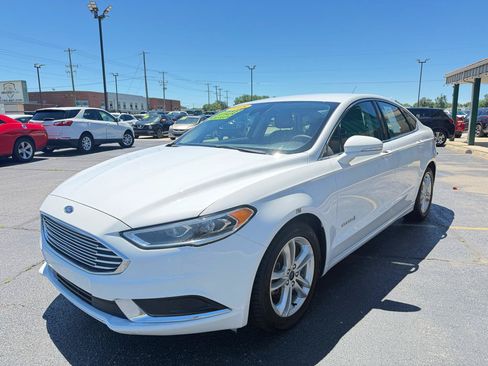 Used 2018 Ford Fusion SE w/ Equipment Group 602A FWD image 7