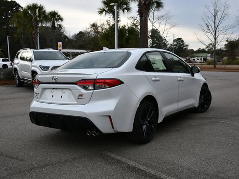New 2026 Toyota Corolla SE image 2