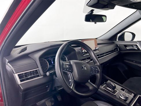 Used 2022 Mitsubishi Outlander SEL Black Edition image 10