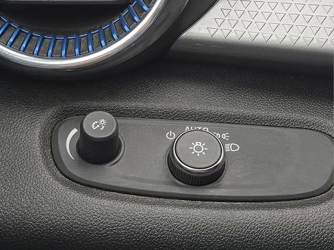 Used 2025 Chevrolet Trax LT w/ Driver Confidence Package image 26