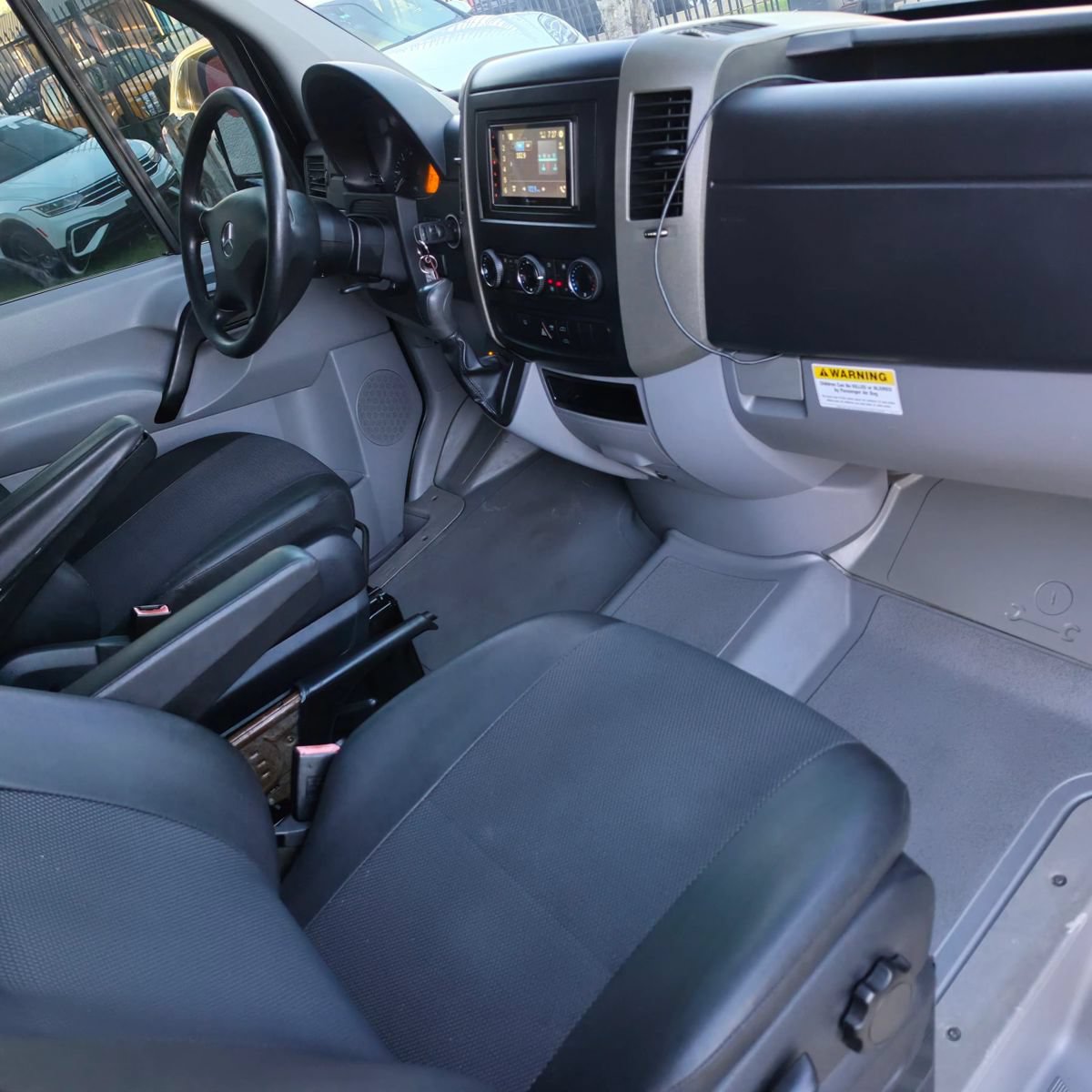 Used 2013 Mercedes-Benz Sprinter 2500 image 21