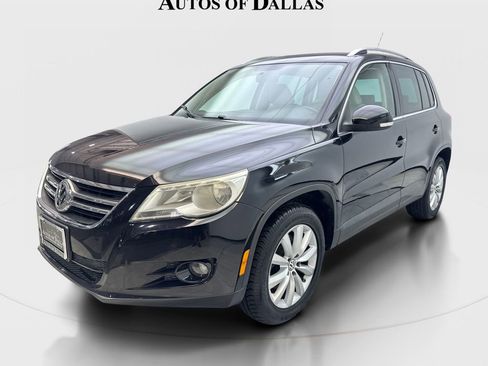 Used 2011 Volkswagen Tiguan SE FWD image 2